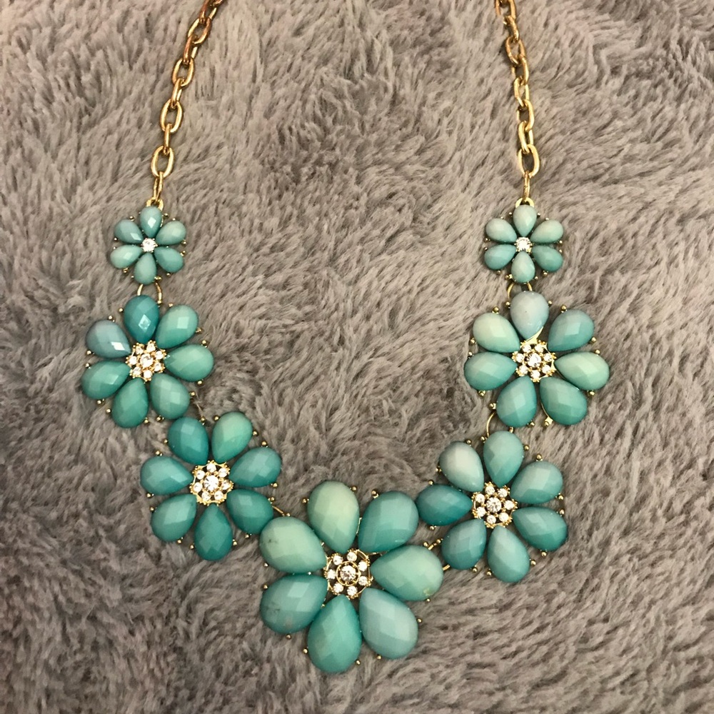 Forever 21 Ombré Blue statement flower necklace